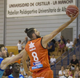 Tarde de estrenos y recuerdos en la puesta de largo en la Fonteta ante Movistar Estudiantes