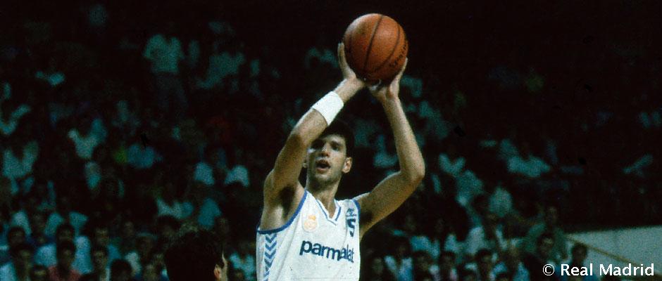 Tal día como hoy Petrovic anotó 62 puntos en la final de la Recopa
