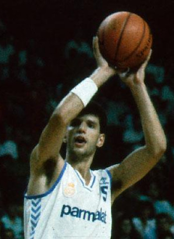 Tal día como hoy Petrovic anotó 62 puntos en la final de la Recopa
