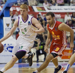 Unicaja busca zanjar su crisis ante un Zenit con viejos conocidos