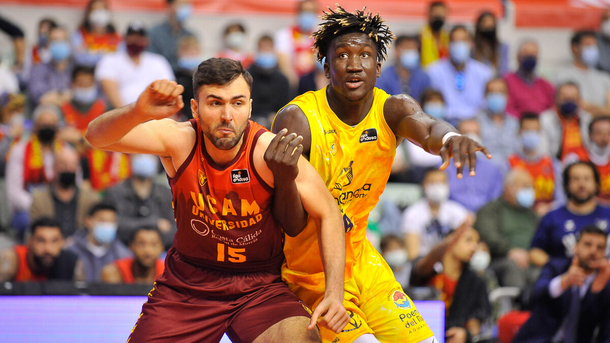UCAM Murcia, con su vendaval final, se acerca a las eliminatorias (86-75)