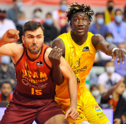UCAM Murcia, con su vendaval final, se acerca a las eliminatorias (86-75)