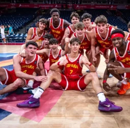 España U18 jugará la final del Europeo tras una remontada de campeón