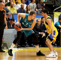 Un acertado Maccabi derrota al Real Madrid (90-83)
