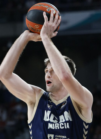 Dustin Sleva, cerca del Zalgiris Kaunas
