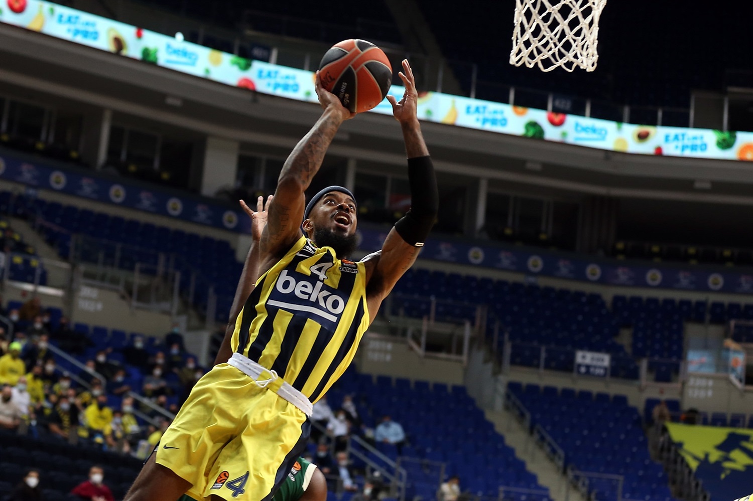 El Fenerbahce amarga el debut de Kattash (100-74)