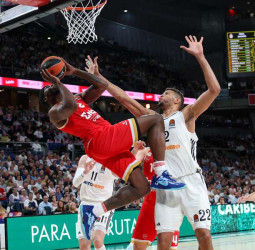 El orgullo del Real Madrid salta a escena, 80-72 [2-1]