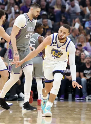 Los Warriors cogen ventaja en la serie (123-116) [2-3]