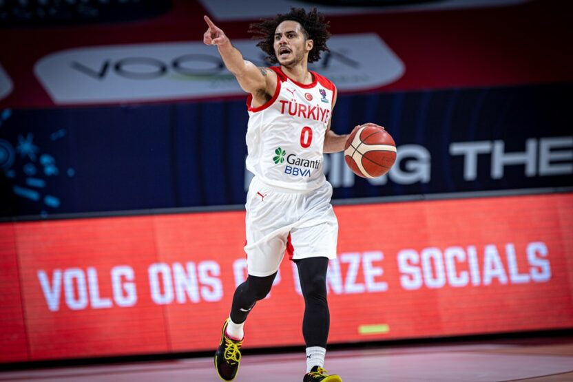 Shane Larkin ya se hace notar con Turquía
