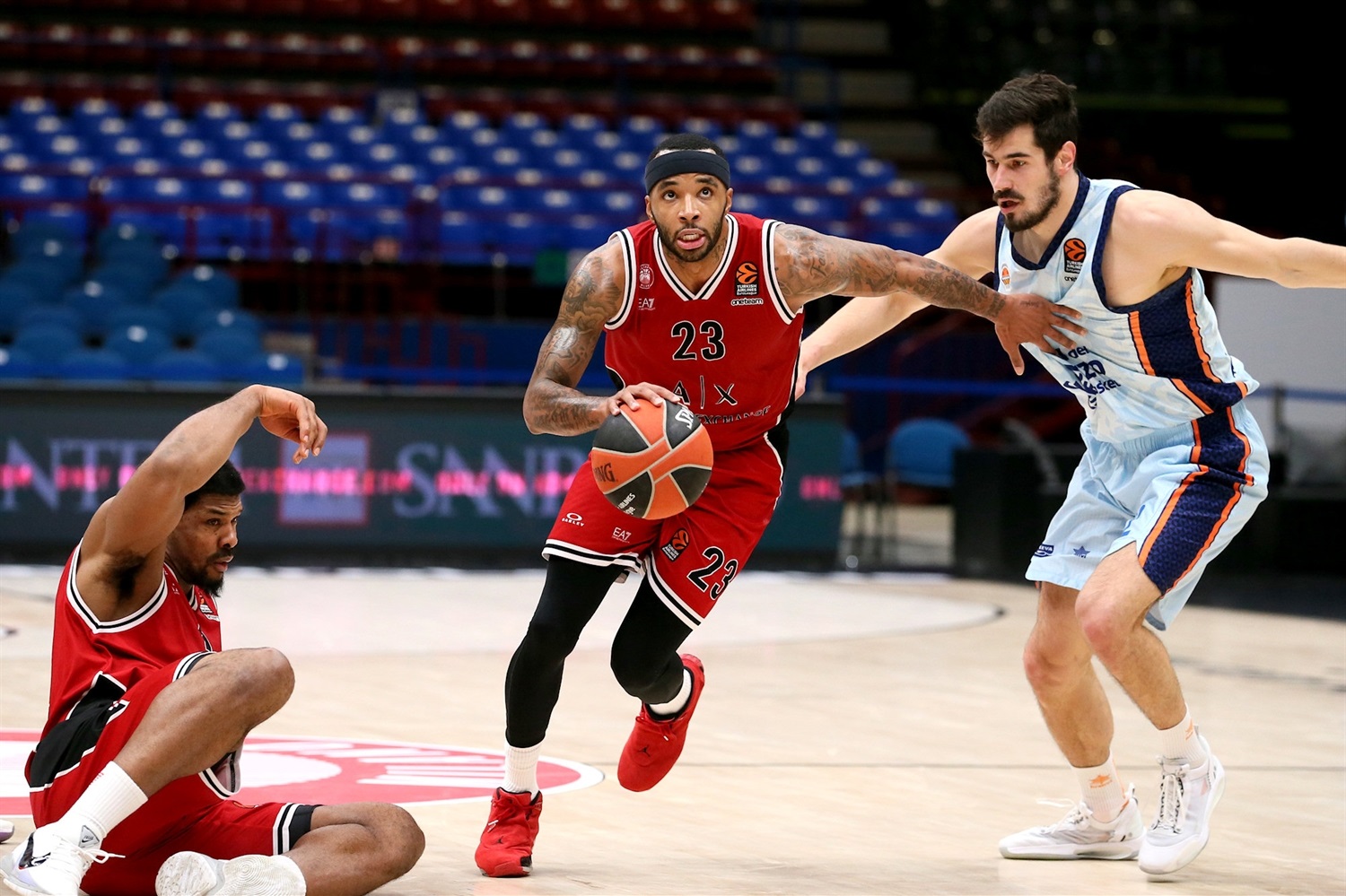 Valencia Basket, sin opciones en la pista del Armani Milán (95-80)