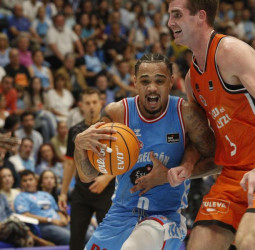 Jordan Davis abandona el Río Breogán rumbo a la primera FEB