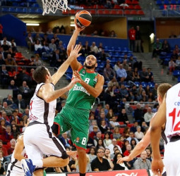El Baskonia negocia la renovación de Adam Hanga