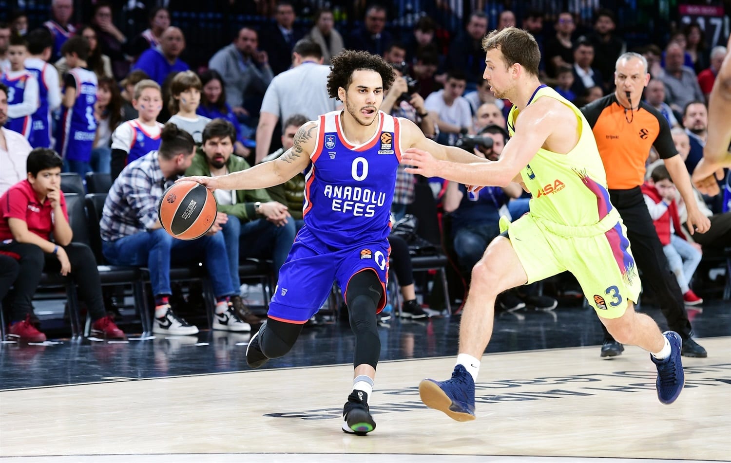 El Barcelona se deja la cuarta plaza ante Shane Larkin (92-70)