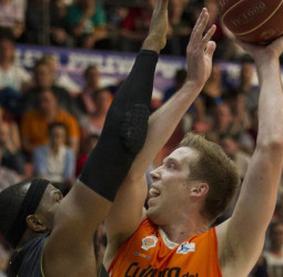 El Valencia Basket recupera la Fonteta (93-75)