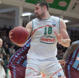 El Darussafaka Dogus se hace con Adrien Moerman