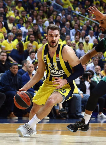 El Fenerbahce comienza su serie destrozando a los lituanos (76-43) [1-0]