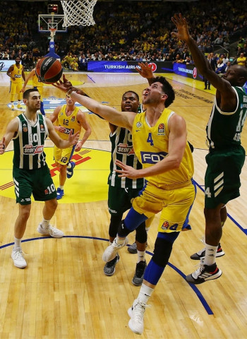 El Maccabi anuncia la renovación de Angelo Caloiaro
