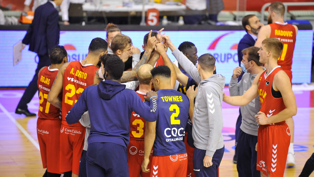 Un UCAM Murcia coral derrota al Acunsa GBC (90-73)