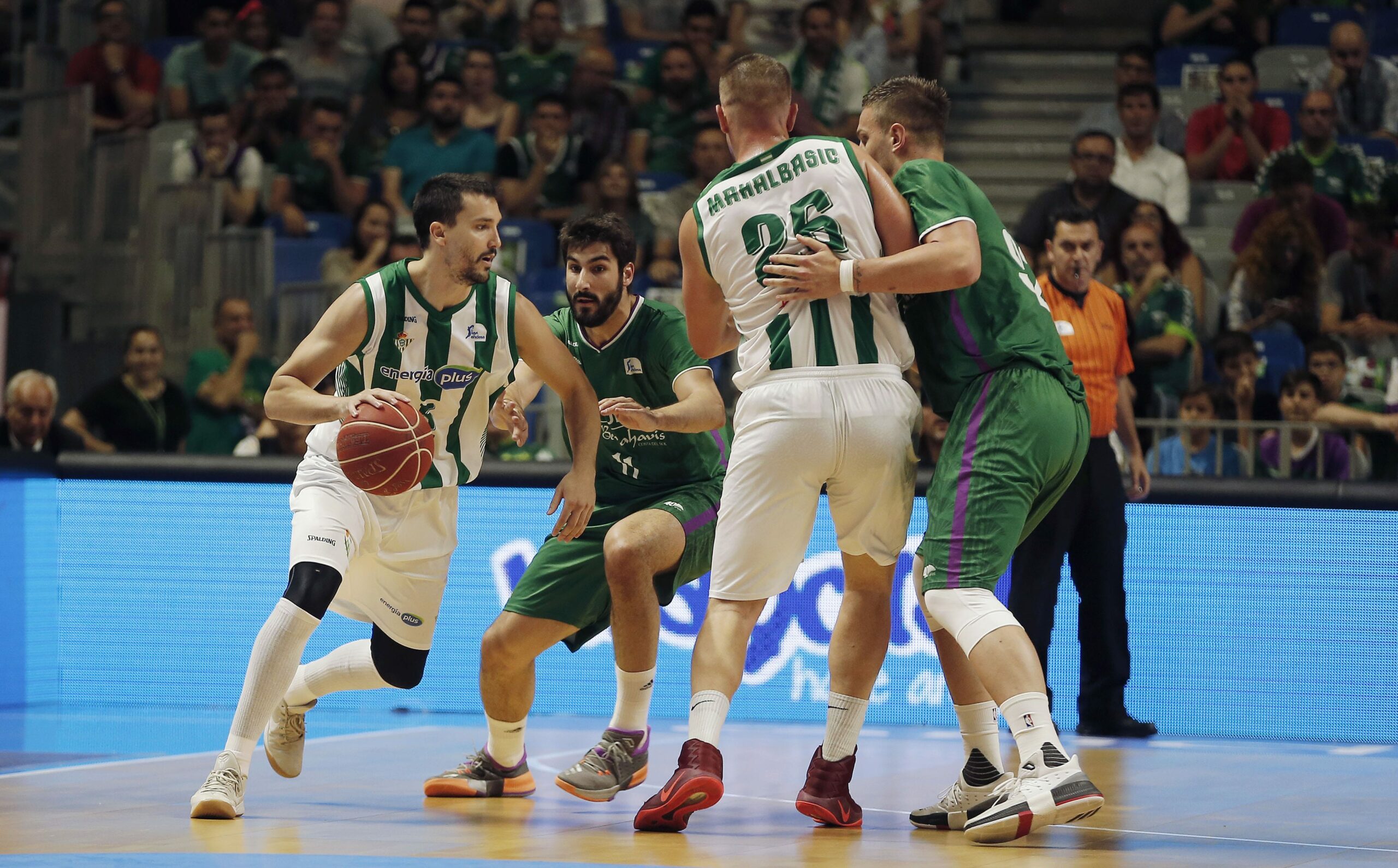 Unicaja sella el cuarto puesto (98-89)