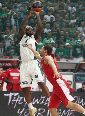 El Panathinaikos se lleva el quinto partido y se proclama campeón de la HEBA griega