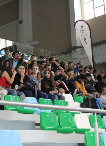 El Joventut remonta ante el Oxygen y da un paso de gigante hacia las semifinales del ‘XXIII Fred Olsen Express International Basketball Tournament