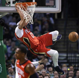 Davis asalta también el Garden; brilla Jokic y gana Portland