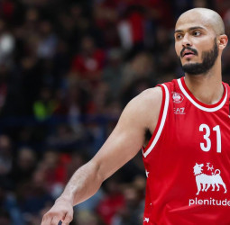 Shavon Shields podría abandonar el Armani Milán
