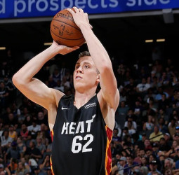 Duncan Robinson, cinco años más en los Miami Heat