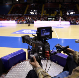 El Látigo: Baloncesto y televisión: cuando un amigo se va... imito a Chuck Berry