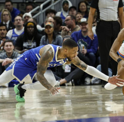 Los Thunder imponen su dominio y vencen a los Bucks, 121-105