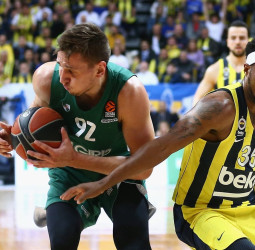 Zalgiris asalta Estambul (80-82) y empata la serie [1-1]