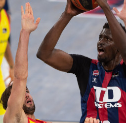 Youssoupha Fall, Jugador de la Jornada 18