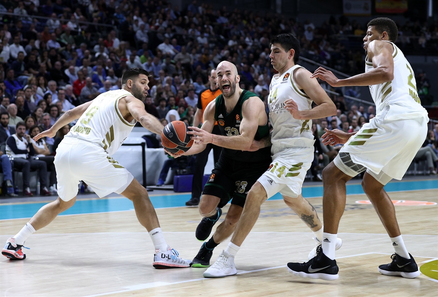 El Panathinaikos le ofrece una renovación a la baja a Nick Calathes