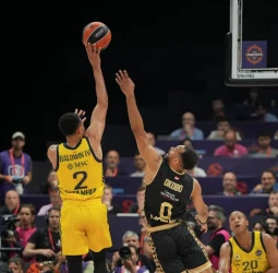 Fenerbahce conquista Abu Dabi y vuelve a reinar en Europa, 70-81