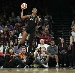 Las Aces derrotan a las Liberty y toman una ventaja de 2-0 en las finales WNBA (104-76)