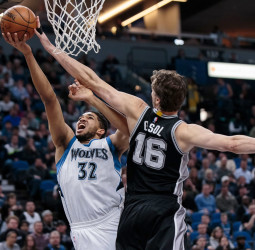¿Qué ha pasado en la NBA? Warriors y Spurs no ceden en su mano a mano