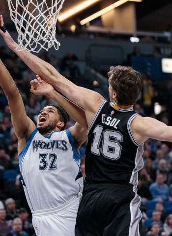 ¿Qué ha pasado en la NBA? Warriors y Spurs no ceden en su mano a mano
