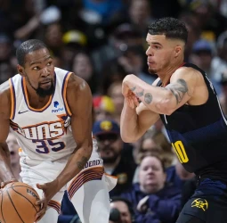 Los Suns vuelven a ganar en Denver