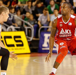 El Baloncesto Sevilla certifica su permanencia a costa del ICL Manresa (65-72)