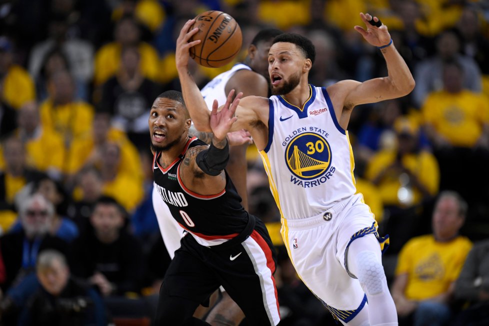 Los Warriors comienzan con fuerza la final de conferencia (94-116) [1-0]