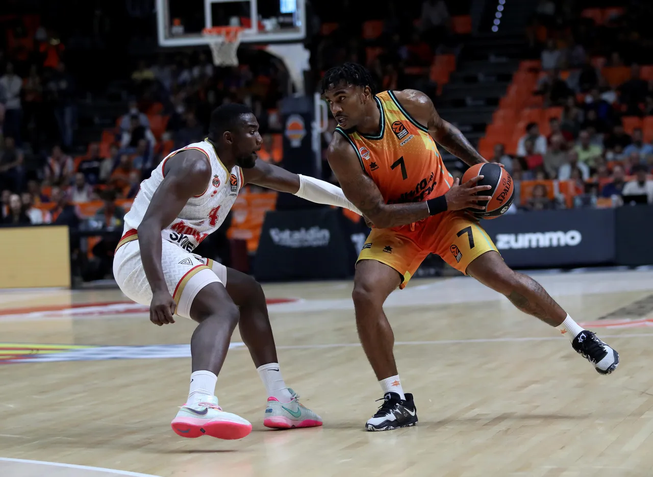 Chris Jones marca la diferencia ante el AS Mónaco (89-84)