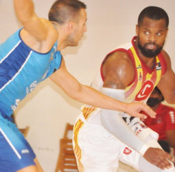 Urbas Fuenlabrada supera a Casademont Zaragoza (82-88)