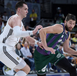 El Real Madrid fulmina a Unicaja, 99-81 [1-0]
