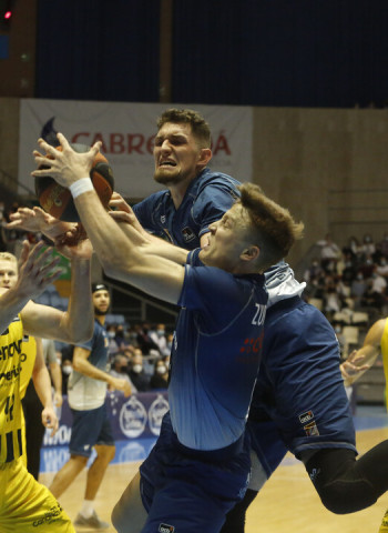 La moneda salió cruz para el Monbus Obradoiro (81-84)