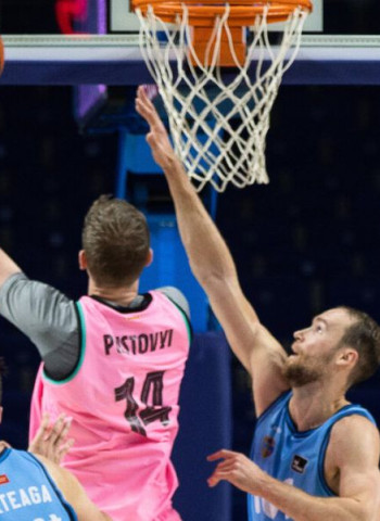 Artem Pustovyi no continuará en el Barcelona