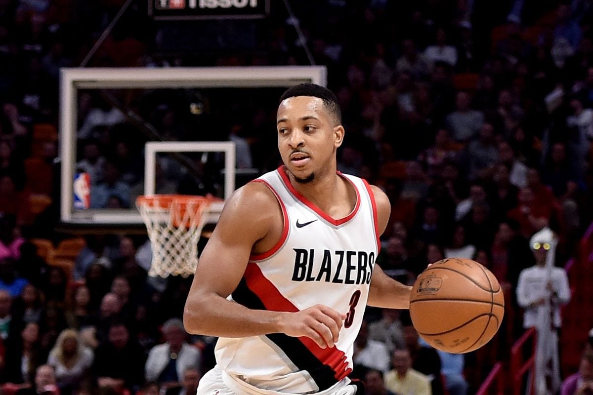 Los Spurs ganan a los Knicks y McCollum marca la diferencia