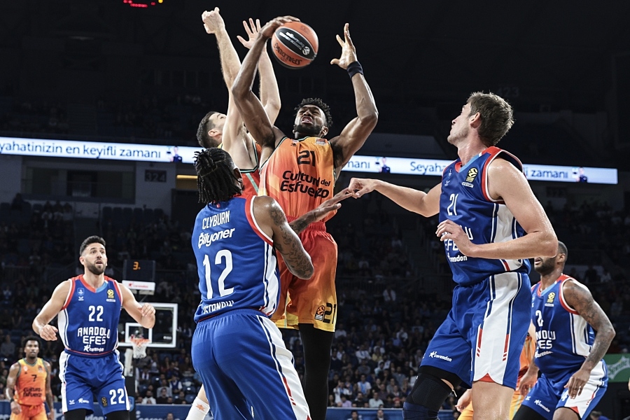 La primera del Valencia en la EuroLeague llega de forma épica (91-92)
