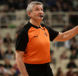 Luigi Lamonica se retira del arbitraje