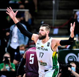 Valanciunas domina la pintura para liderar el triunfo de Lituania sobre Venezuela