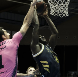 El Madrid mata el partido en el momento clave (76-83)